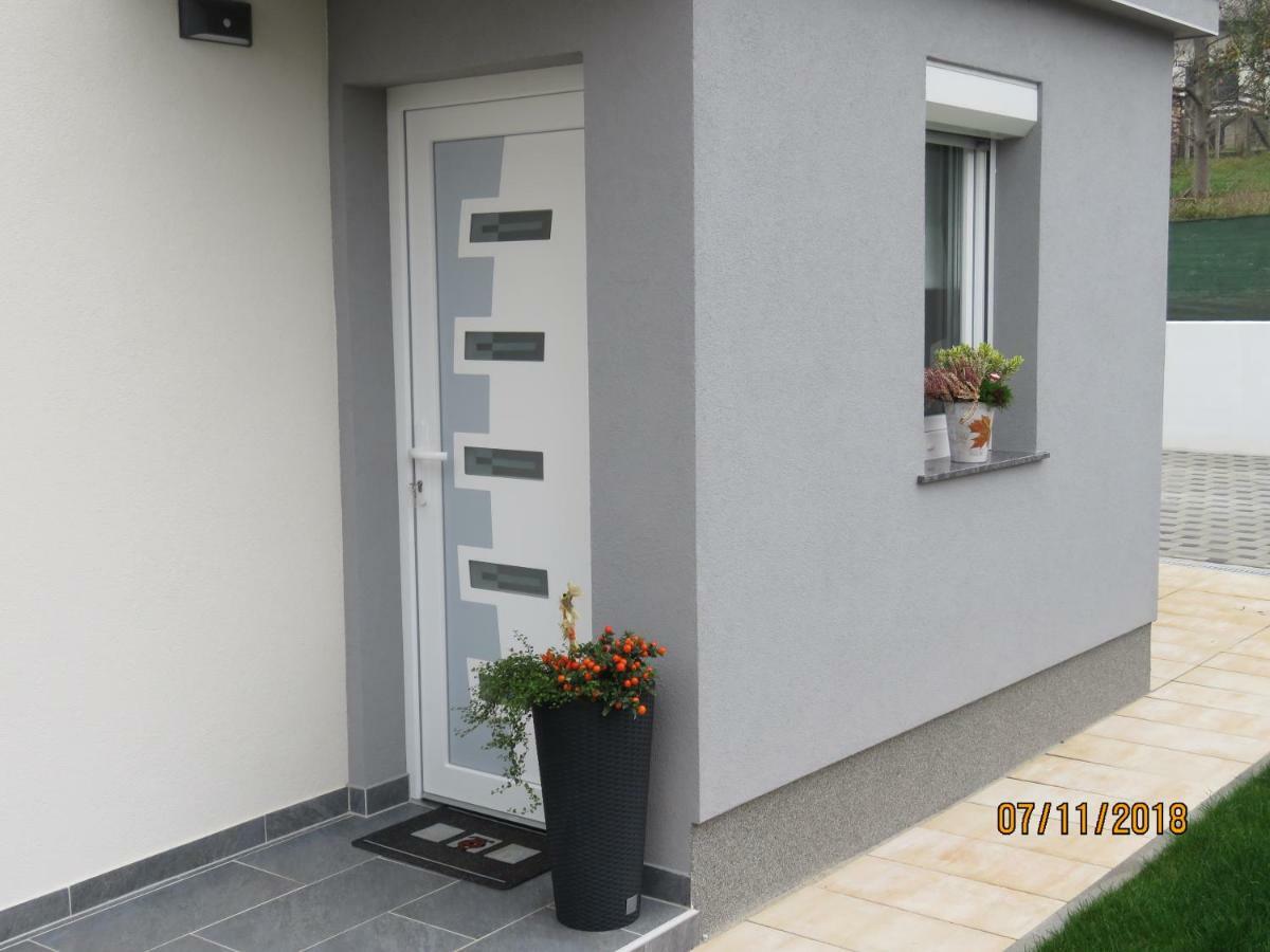 Aqua - Tuhelj - Land Apartment ตูเฮลย์สเก ตอปลิตเซ ภายนอก รูปภาพ
